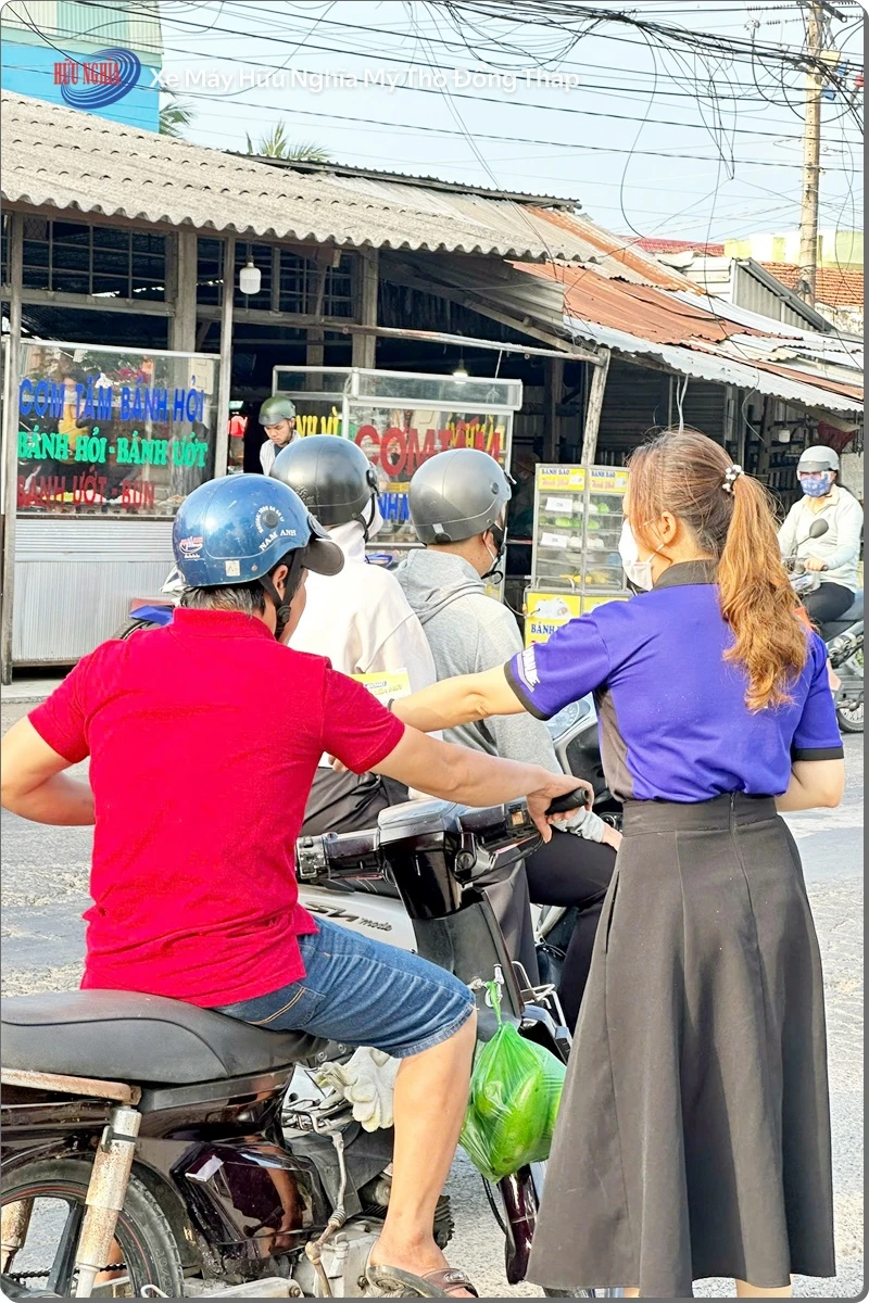 Yamaha Huu Nghia moi ba con Mien Tay Thay nhot 0 dong %E2%80%93 Mung mua lua moi 4