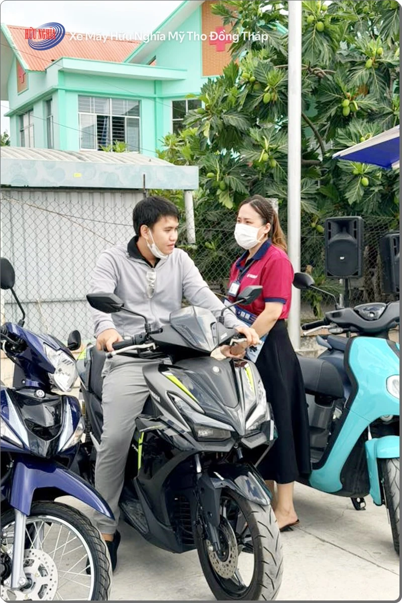 Yamaha Huu Nghia thay nhot hoan toan mien phi cho ba con mien Tay 3