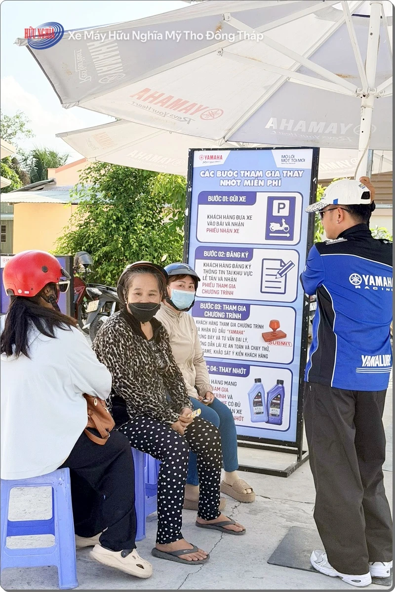 Yamaha Huu Nghia thay nhot hoan toan mien phi cho ba con mien Tay 5