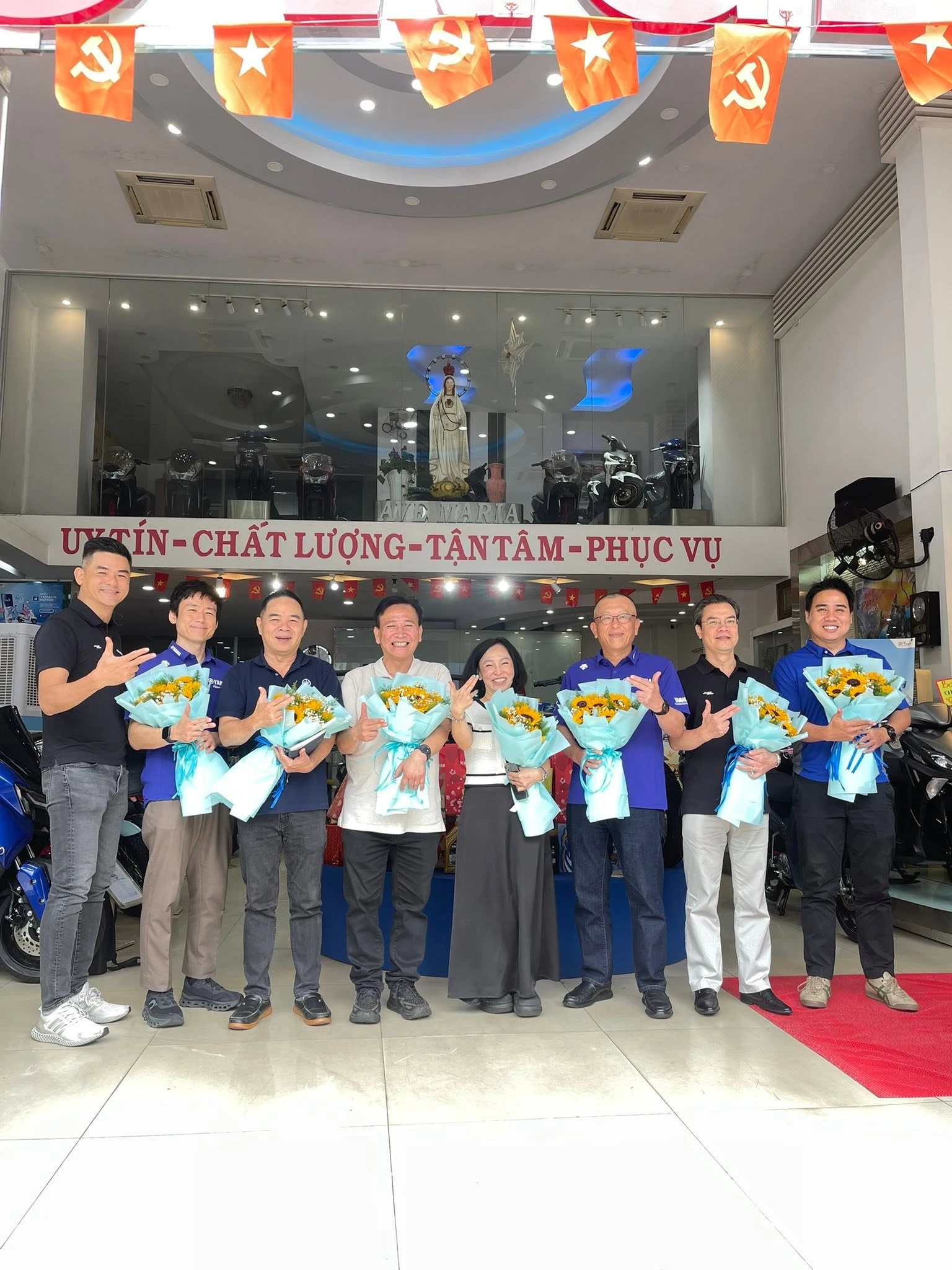 Yamaha Town Huu Nghia vo cung vinh du duoc don tiep doan lanh dao Yamaha Motor Viet Nam den tham quan 6