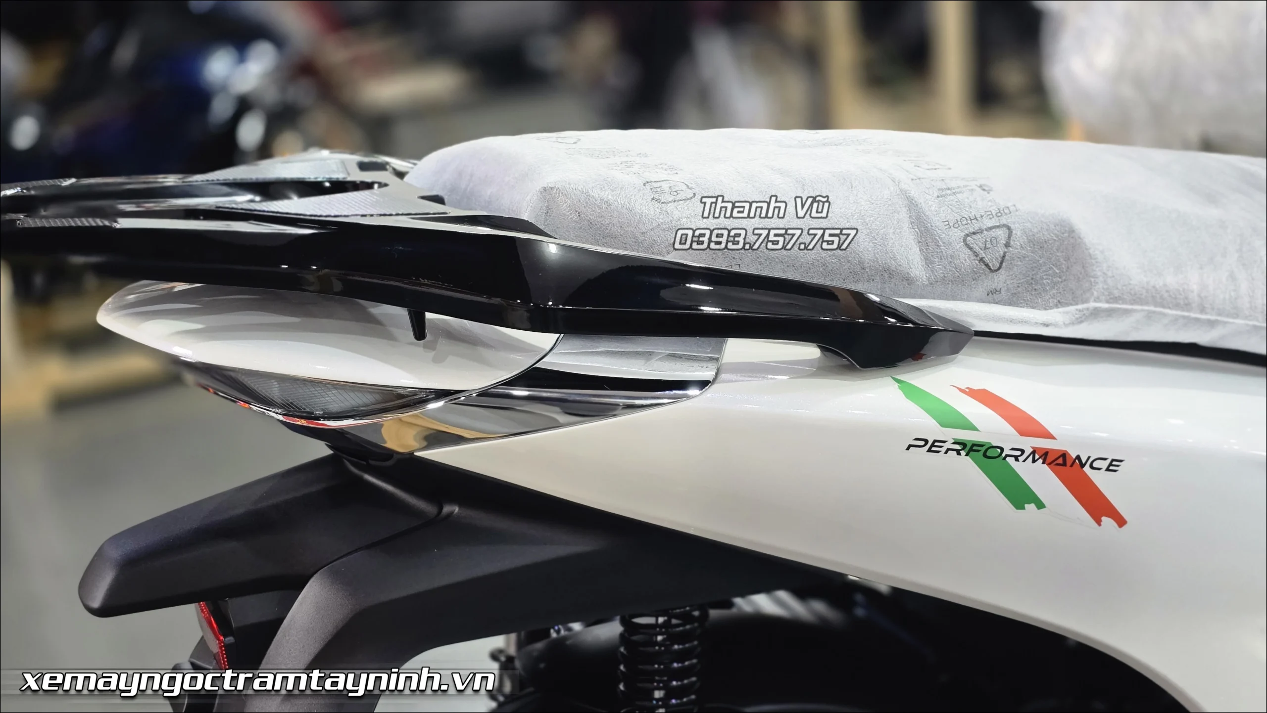 Honda SH Y 150i trang ngoc trai 18 scaled