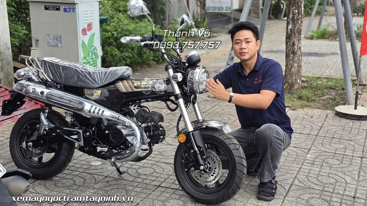 Honda DAX 125i Royal Limited Edition 7