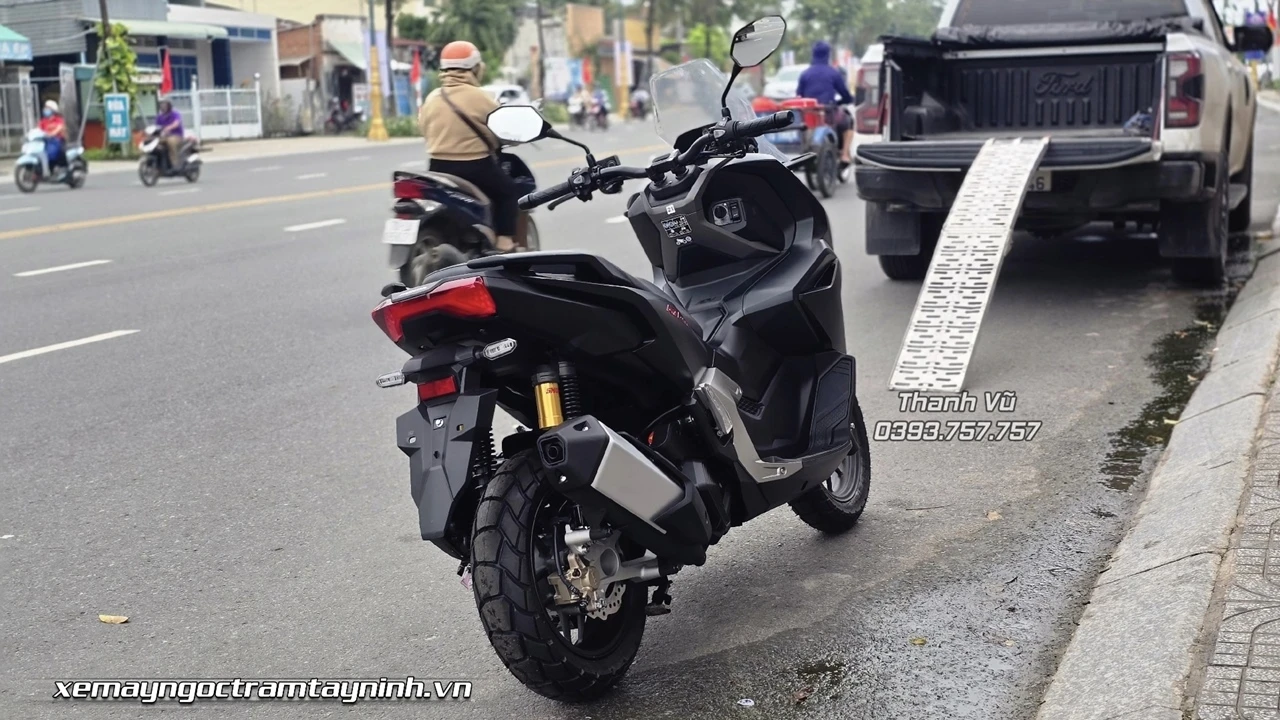 Ngọc Trâm Tây Ninh bàn giao thành công mẫu Honda ADV 160 Indonesia 3 Ngoc Tram Tay Ninh ban giao thanh cong mau Honda ADV 160 Indonesia 1