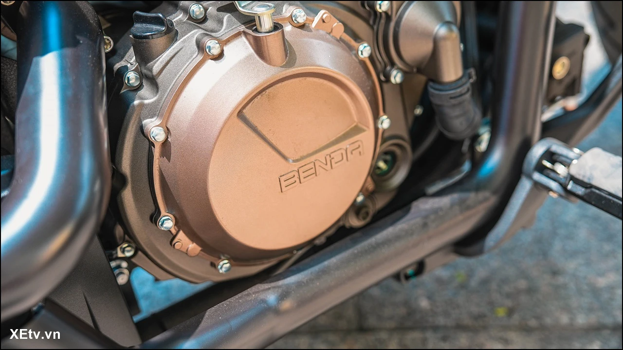 Benda Napoleon 500 Bobber dang noi len nhu mot hien tuong trong phan khuc bobberretro 16