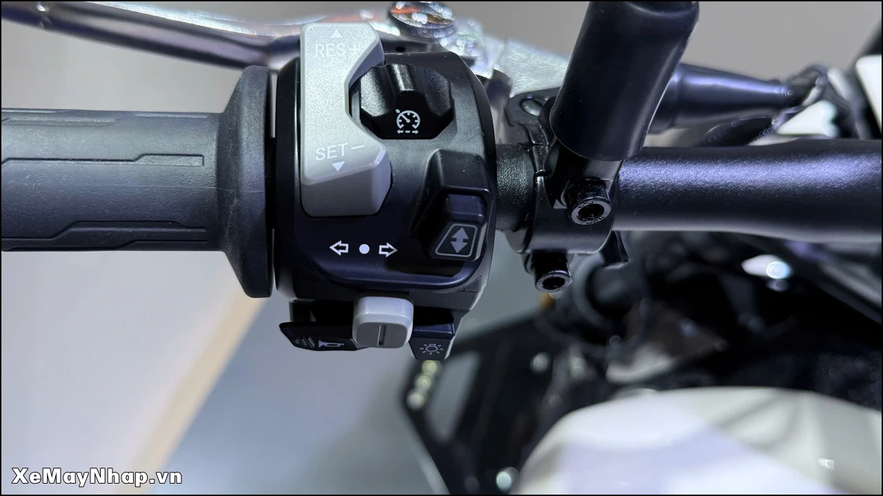 xe may nhap Benda Dark Flag 500 6