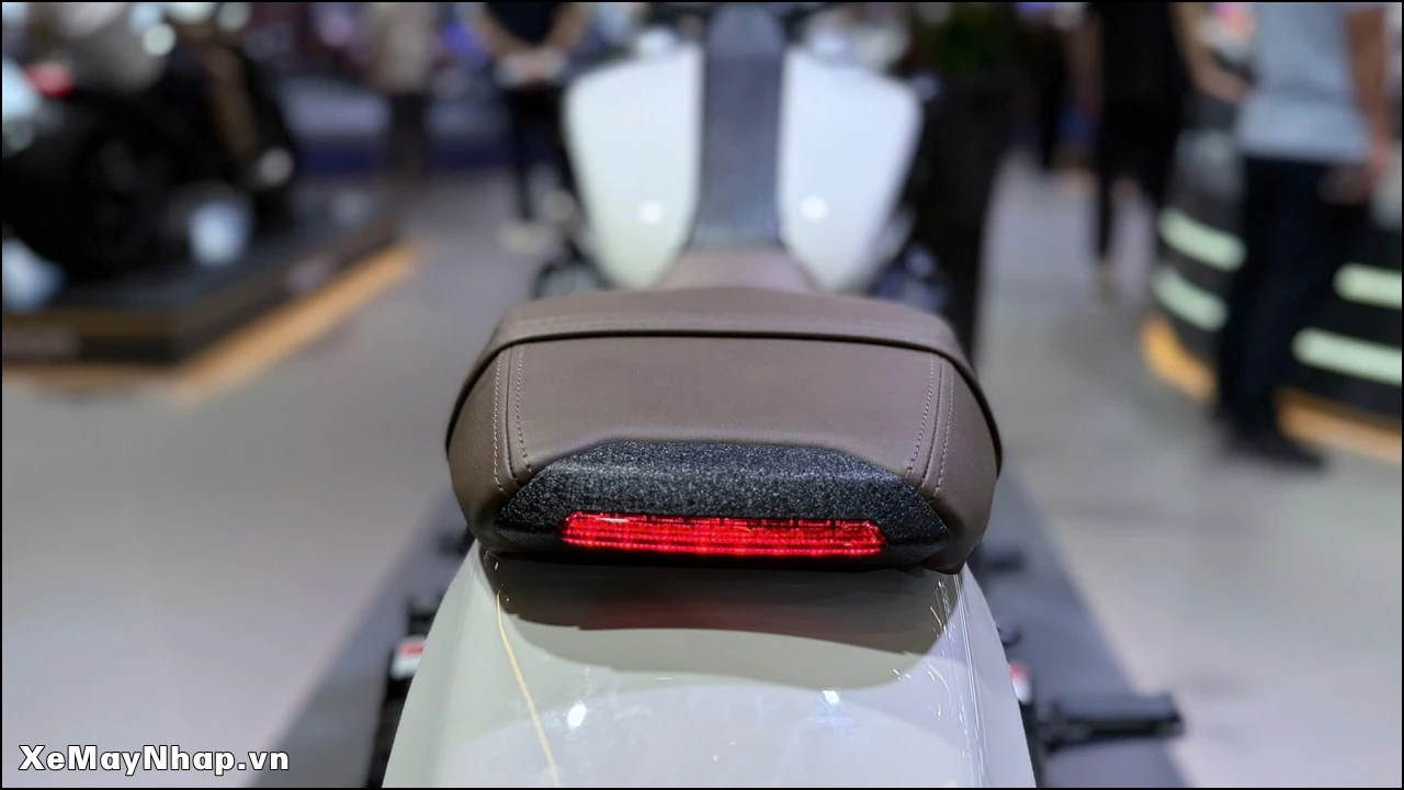 xe may nhap Benda Dark Flag 500 7