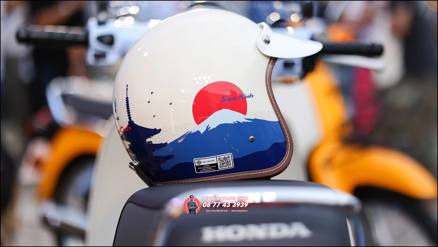 Honda Super Cub Fujisan Limited Edition (phiên bản núi Phú Sĩ) 50 Honda Super Cub Fujisan Limited Edition phien ban nui Phu Si 39