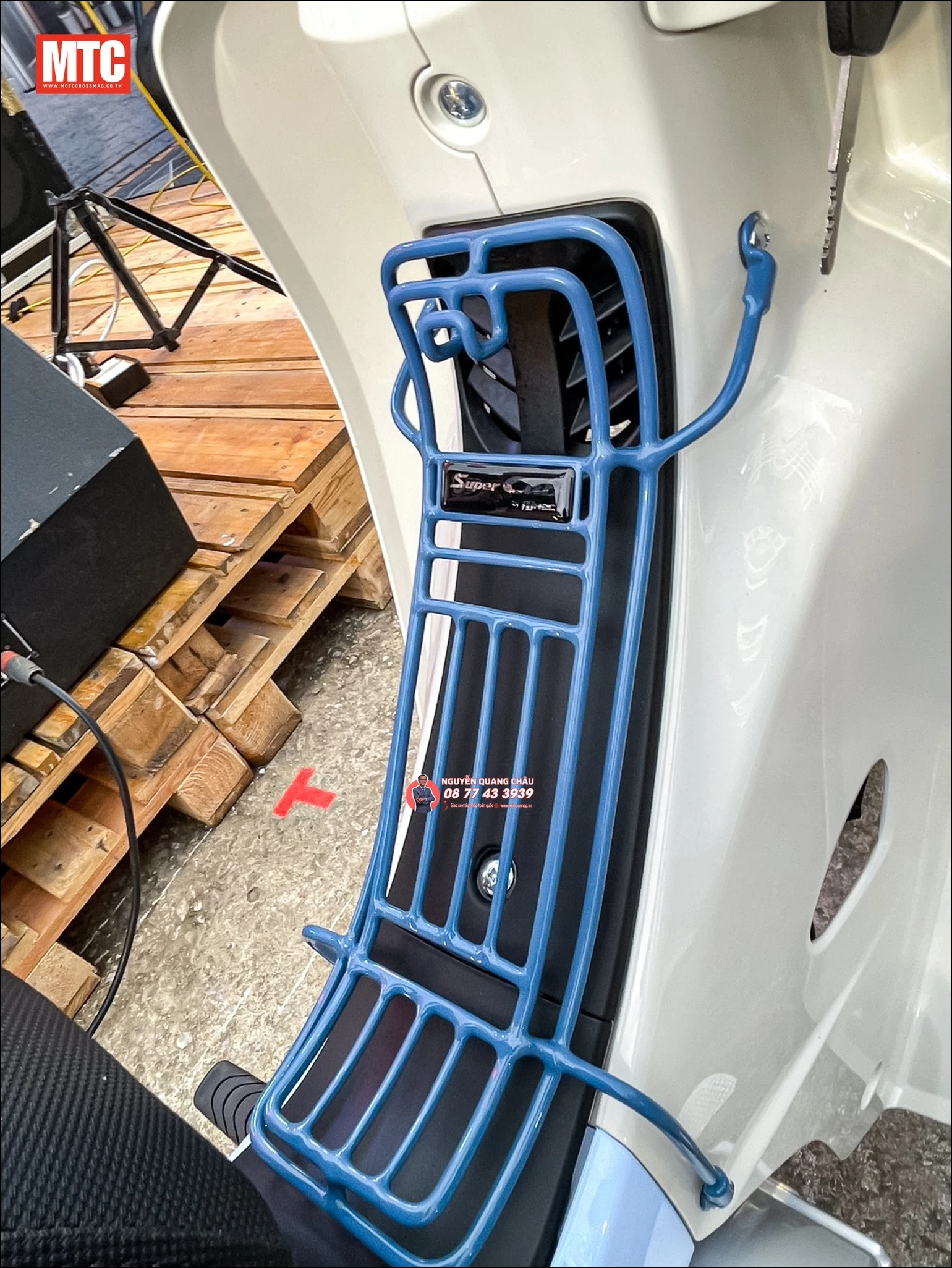 Honda Super Cub Fujisan Limited Edition (phiên bản núi Phú Sĩ) 40 Honda Super Cub Fujisan Limited Edition phien ban nui Phu Si 6