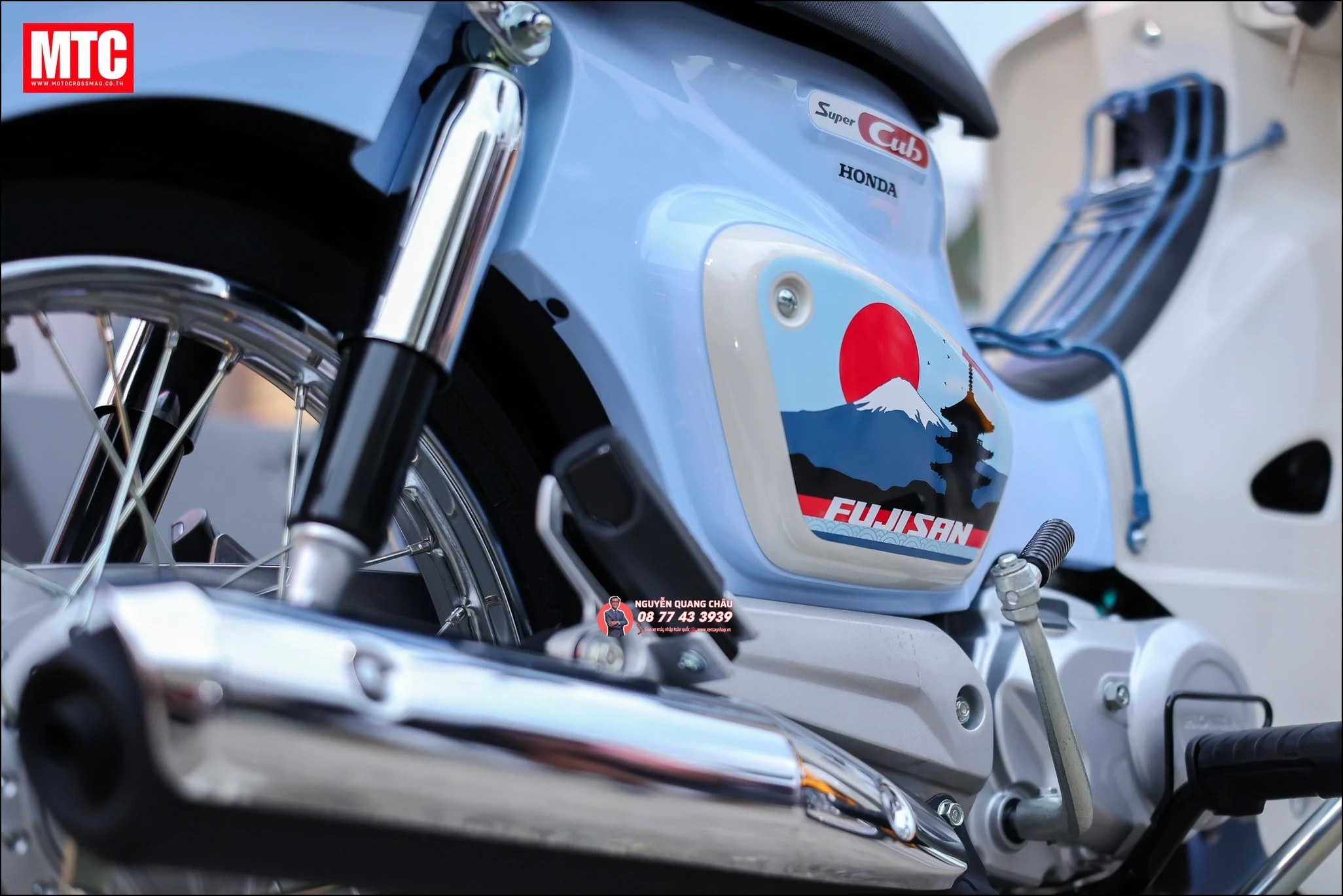 Honda Super Cub Fujisan Limited Edition (phiên bản núi Phú Sĩ) (8) Honda Super Cub Fujisan Limited Edition phien ban nui Phu Si 8