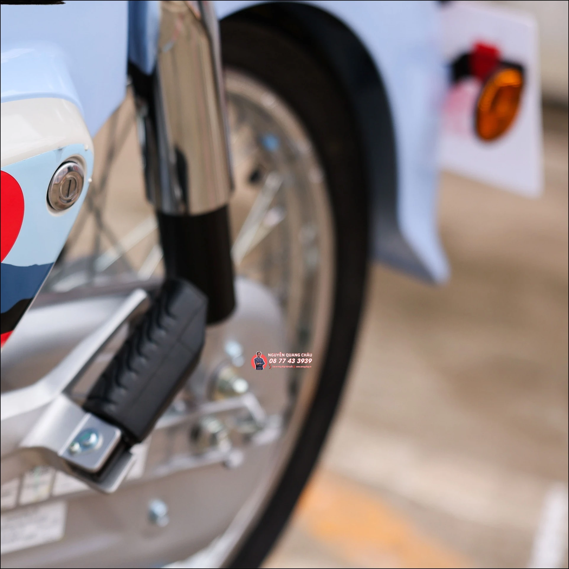 Honda Super Cub Fujisan Limited Edition (phiên bản núi Phú Sĩ) 30 Honda Super Cub Fujisan Limited Edition phien ban nui Phu Si 9