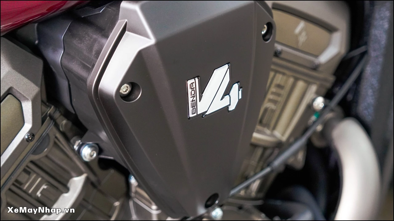 Xe May Nhap tu hao la don vi phan phoi chinh thuc mau Benda Dark Flag 500 Commander 125