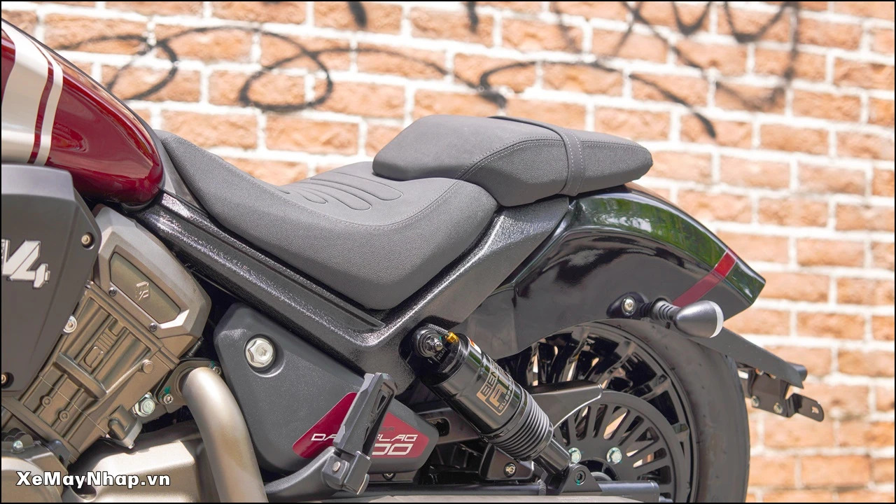 Xe May Nhap tu hao la don vi phan phoi chinh thuc mau Benda Dark Flag 500 Commander 23