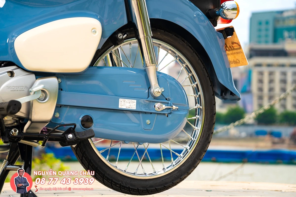 Chung toi han hanh thong bao rang phien ban cuoi cung cua huyen thoai Honda Super Cub 50 %E2%80%93 chiec xe da di vao lich su va ky uc cua nhieu the he %E2%80%93 da chinh thuc cap ben Viet Nam. Day la 4