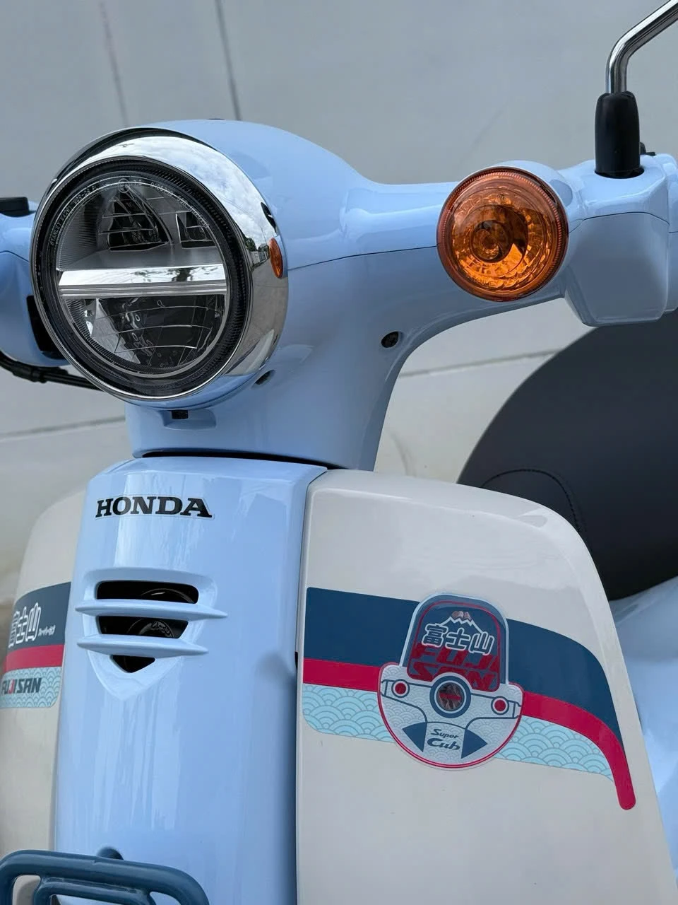 Honda Super Cub Fujisan Limited Edition chi san xuat gioi han 500 chiec tren toan Thai Lan 34