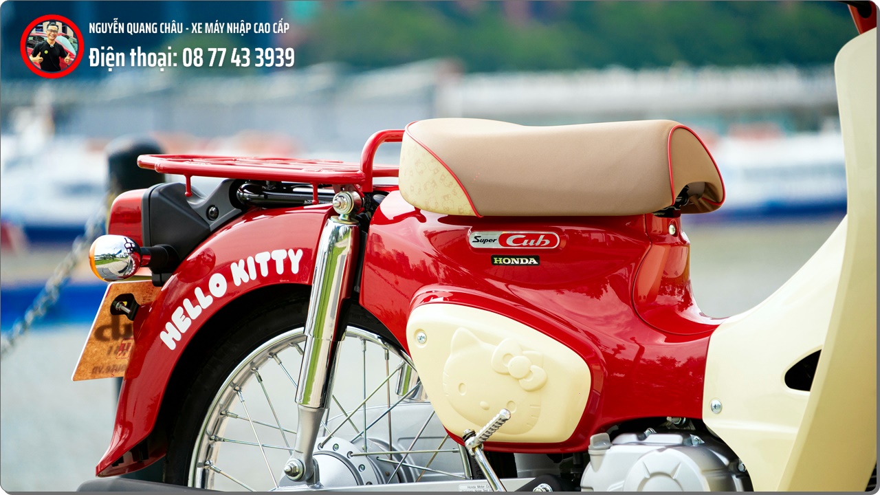 Honda Super Cub 50 Hello Kitty %E2%80%93 Bieu tuong CUTE khien trieu trai tim phai long tai Viet Nam 43