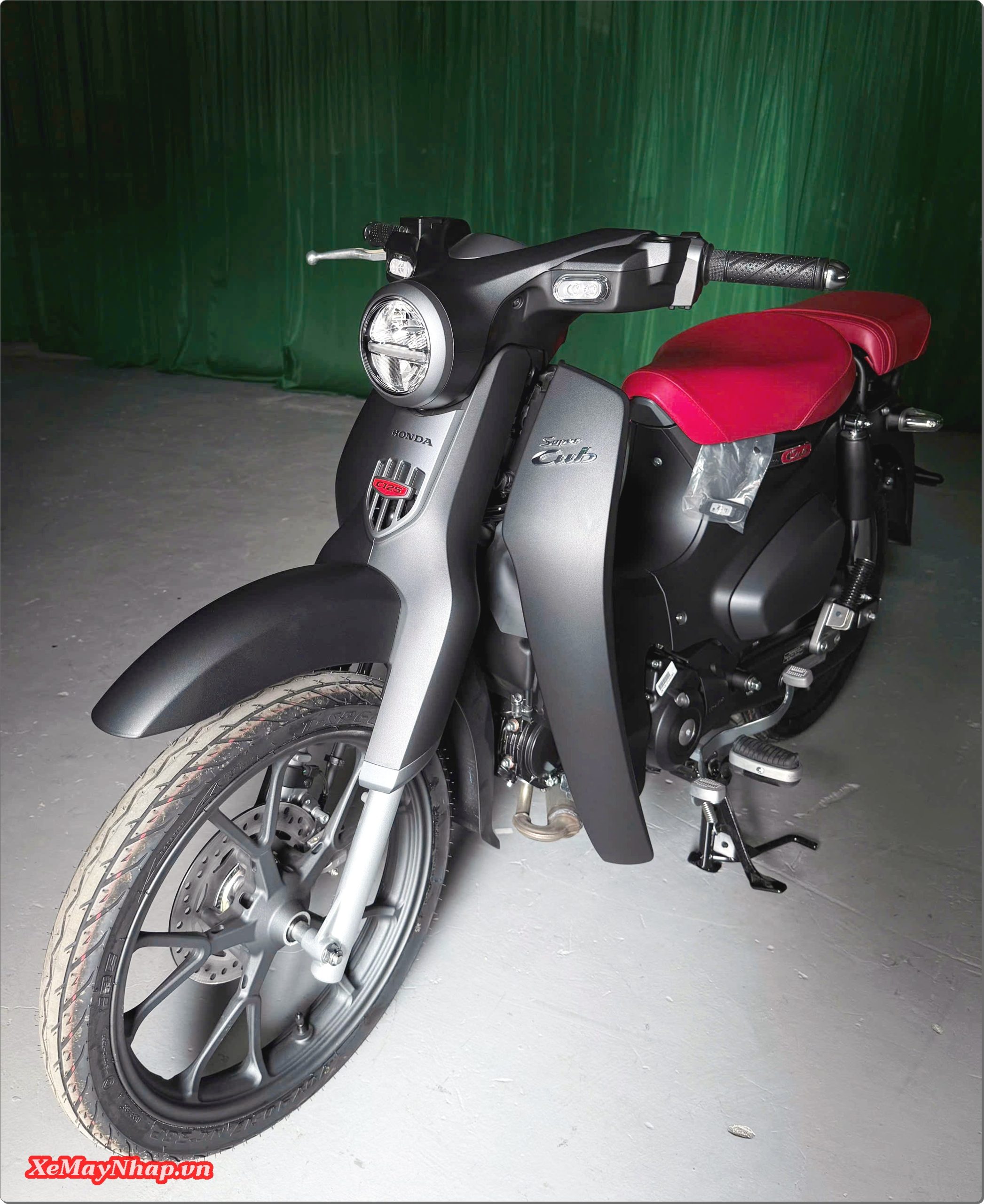 mau den nham Honda Super Cub C125 ABS 2026 nhap khau Thai Lan 1 scaled