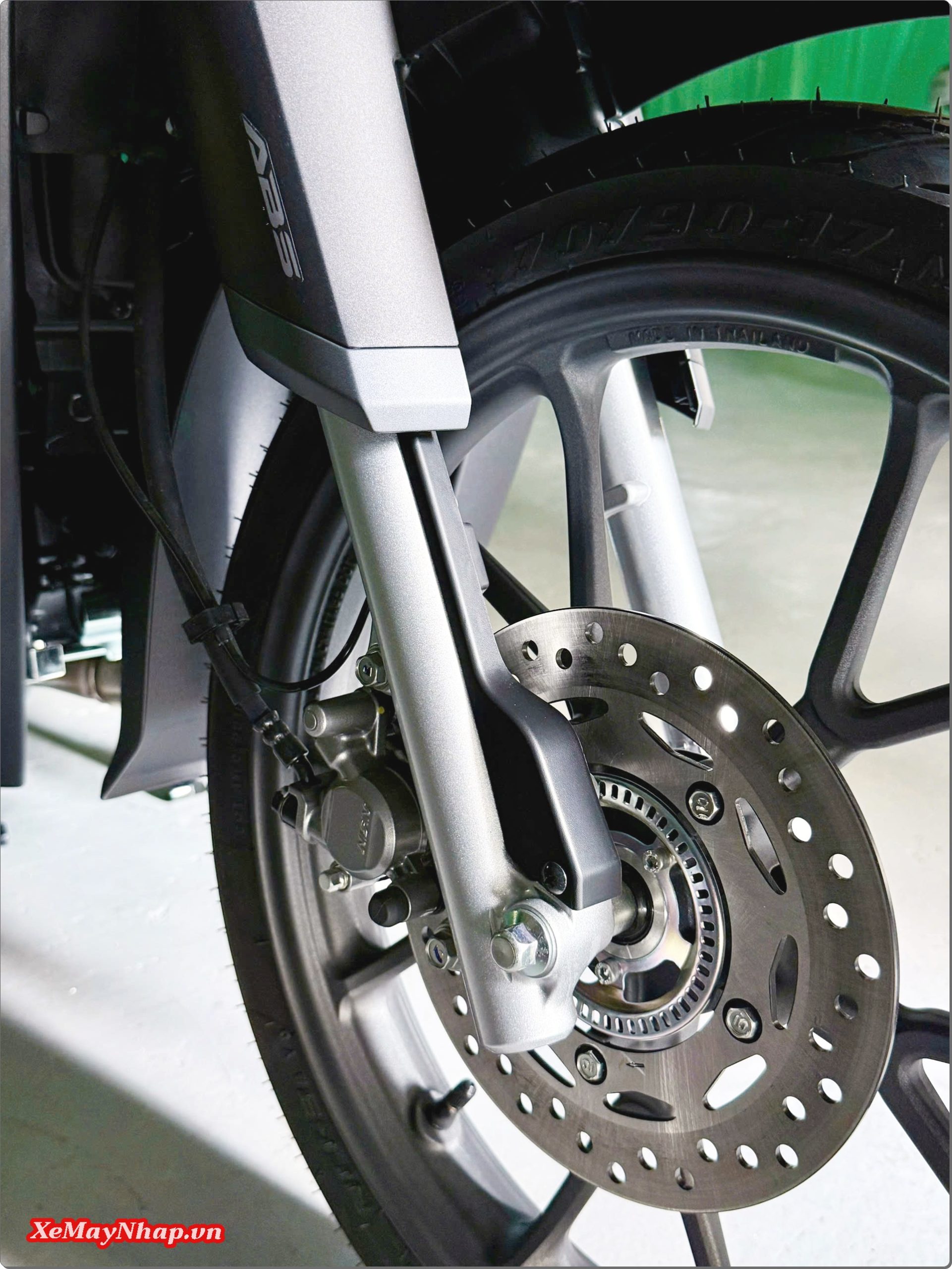 mau den nham Honda Super Cub C125 ABS 2026 nhap khau Thai Lan 10 scaled