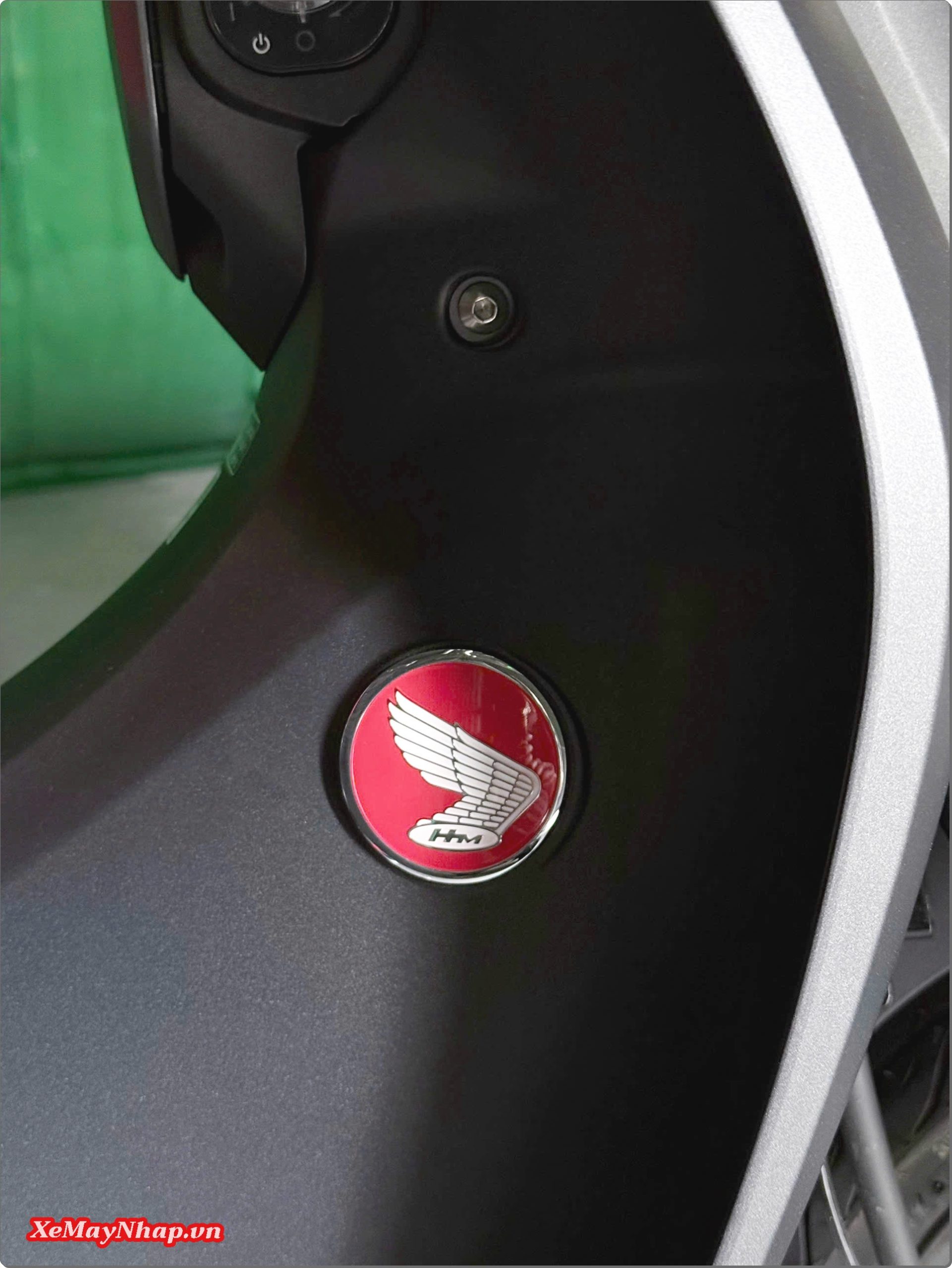 mau den nham Honda Super Cub C125 ABS 2026 nhap khau Thai Lan 12 scaled