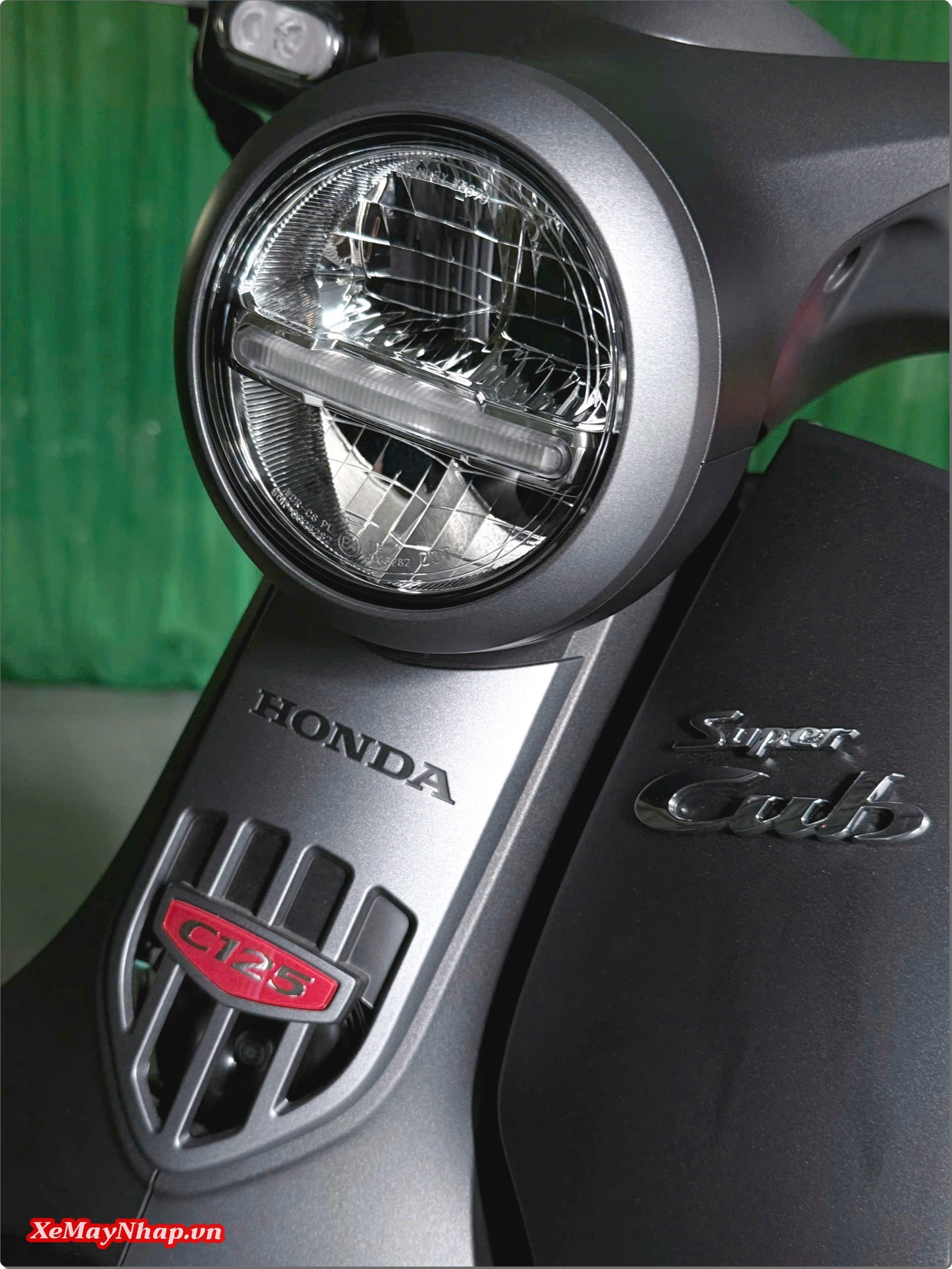 mau den nham Honda Super Cub C125 ABS 2026 nhap khau Thai Lan 2 scaled