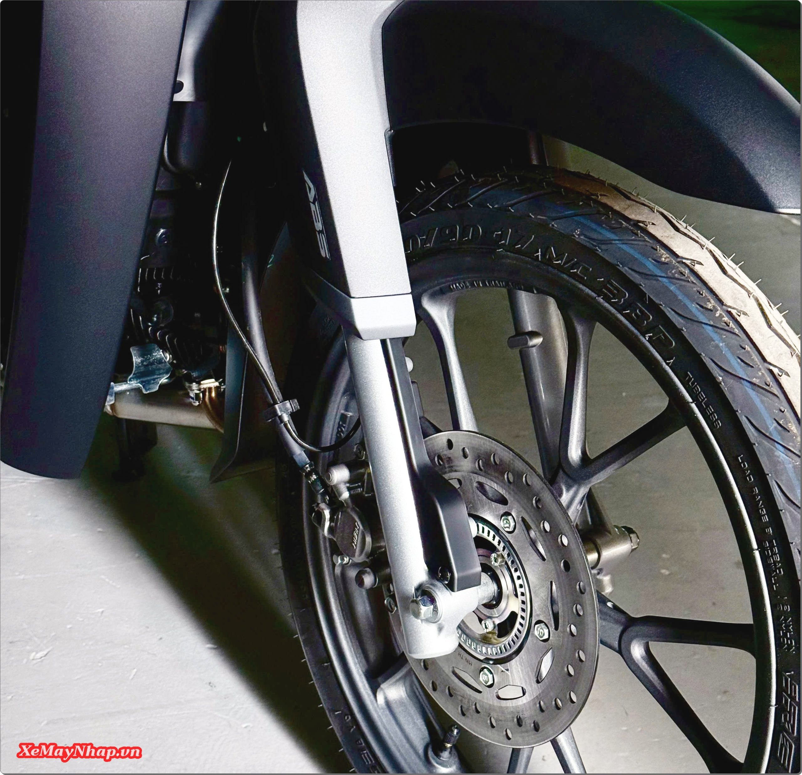 mau den nham Honda Super Cub C125 ABS 2026 nhap khau Thai Lan 4 scaled