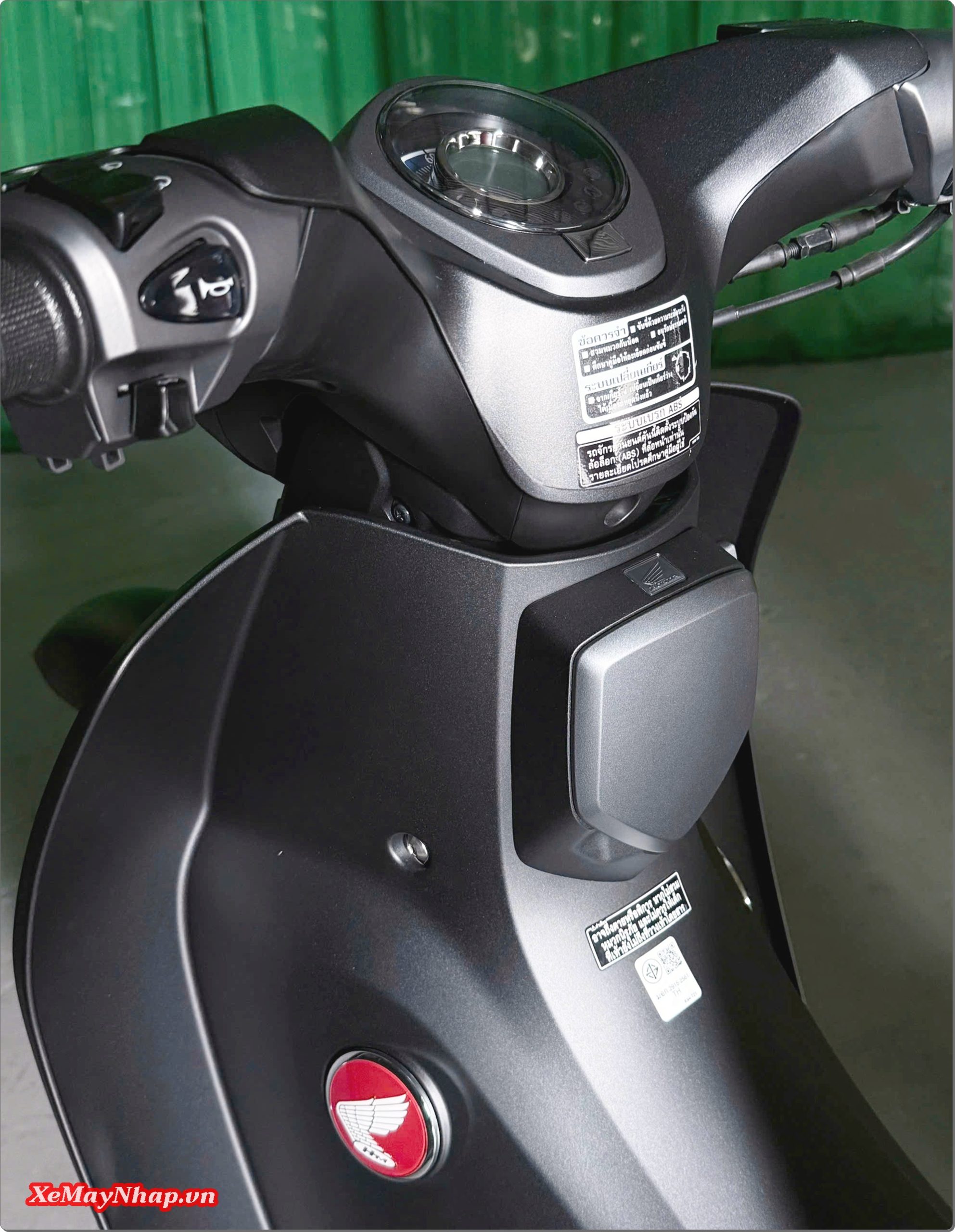 mau den nham Honda Super Cub C125 ABS 2026 nhap khau Thai Lan 8 scaled