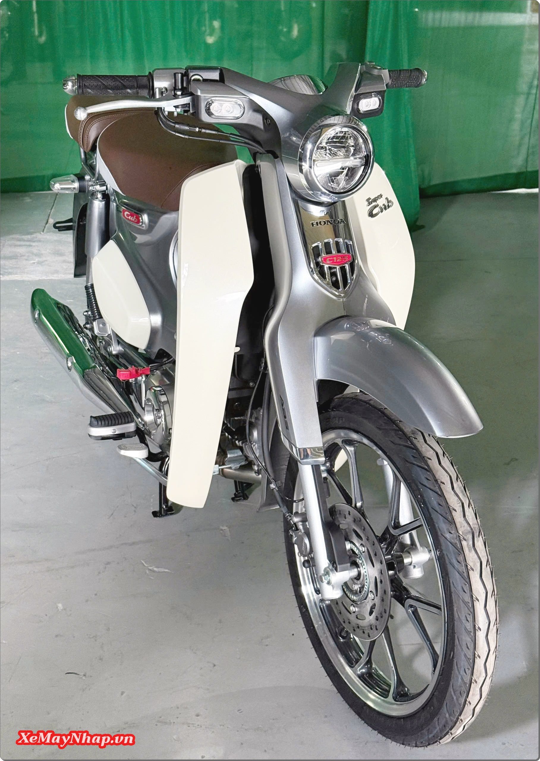 mau xam trang Honda Super Cub C125 ABS 2026 nhap khau Thai Lan 17 scaled