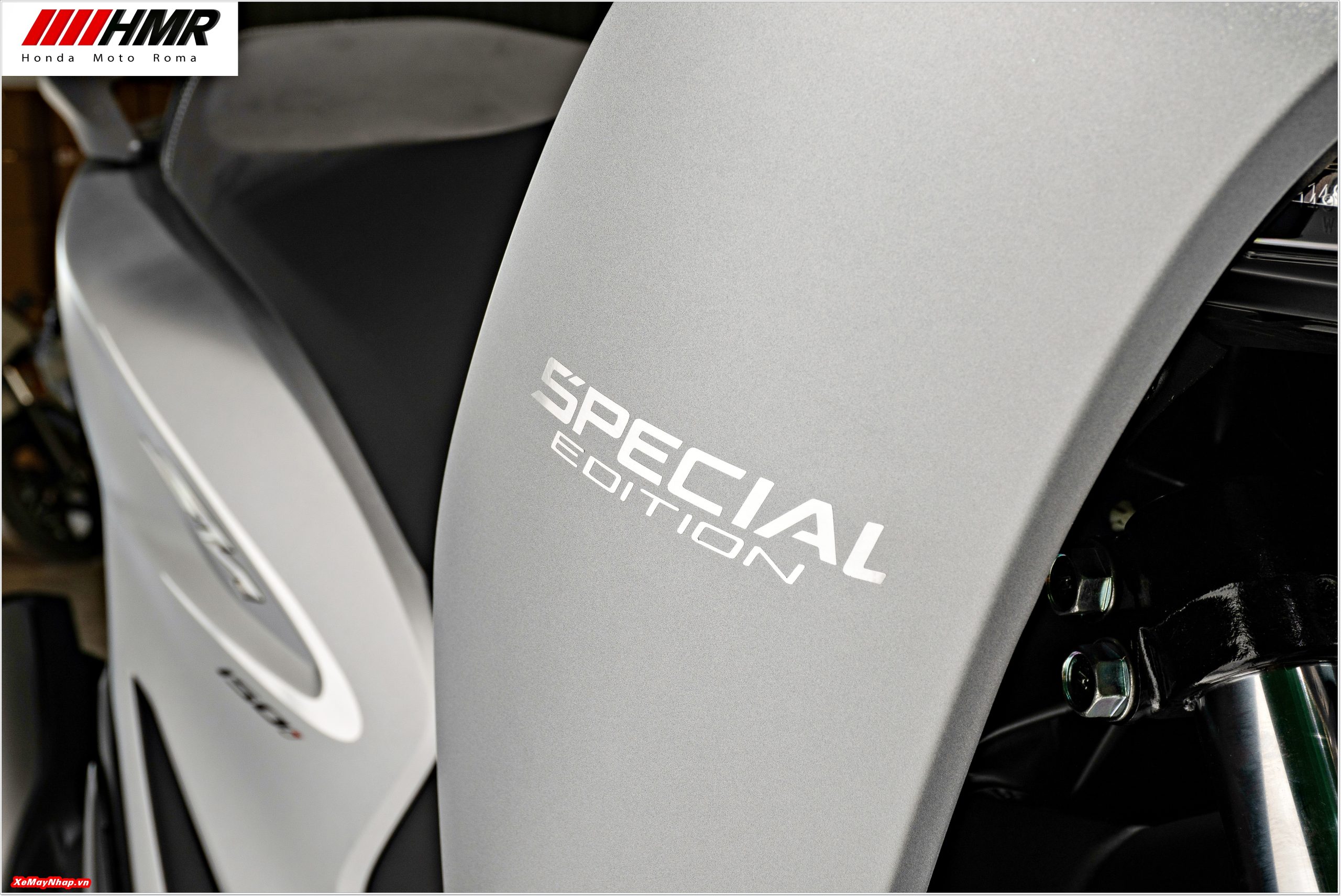 Honda SH Italia Special Silver (màu bạc) (4) Honda SH Italia Special Silver mau bac 4 scaled