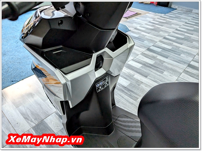 Honda Vario 125 Malaysia 2026 màu bạc đen (3) Honda Vario 125 Malaysia 2026 mau bac den 3