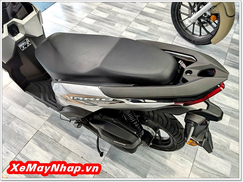Honda Vario 125 Malaysia 2026 màu bạc đen (4) Honda Vario 125 Malaysia 2026 mau bac den 4