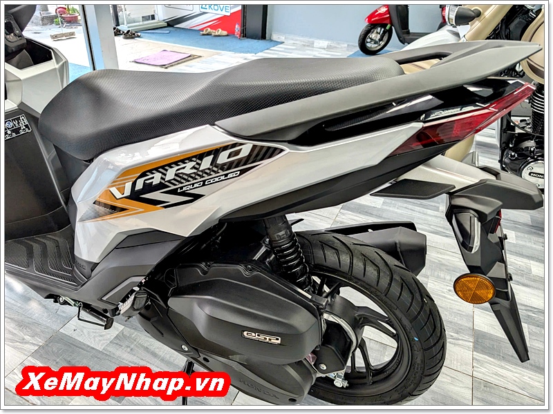 Honda Vario 125 Malaysia 2026 màu bạc đen (5) Honda Vario 125 Malaysia 2026 mau bac den 5