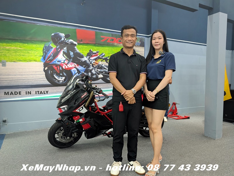 100 triệu dân Việt Nam nhưng năm 2026 chỉ có 25 chiếc Italjet Dragster 700 Twin Premium Edition được đưa về theo đơn đặt hàng 7 100 trieu dan Viet Nam nhung nam 2026 chi co 25 chiec Italjet Dragster 700 Twin Premium Edition duoc dua ve theo don dat hang 136