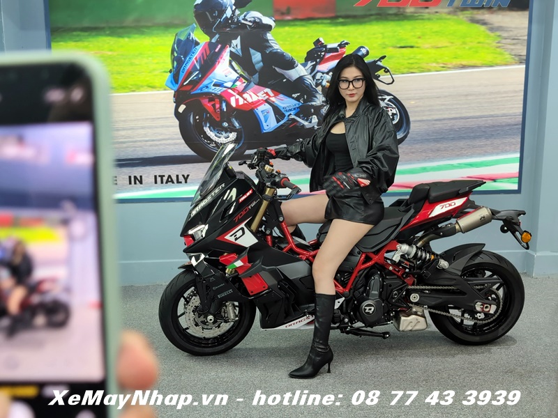100 triệu dân Việt Nam nhưng năm 2026 chỉ có 25 chiếc Italjet Dragster 700 Twin Premium Edition được đưa về theo đơn đặt hàng 2 100 trieu dan Viet Nam nhung nam 2026 chi co 25 chiec Italjet Dragster 700 Twin Premium Edition duoc dua ve theo don dat hang 95