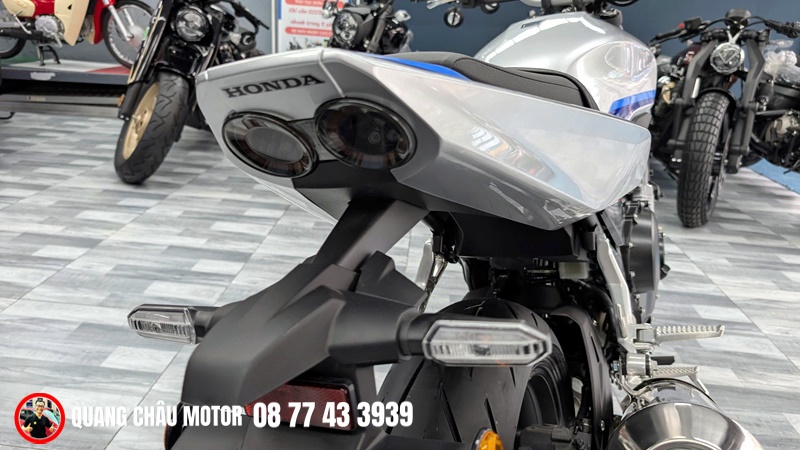 10 điểm mạnh đáng mua Honda CB500SF Super Four 2026 15 Honda CB500SF Super Four 2026 ban tai XE MAY NHAP QUANG CHAU MOTOR 22