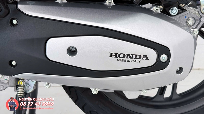 Honda Moto Roma Italia chính thức đưa các mẫu xe Honda Made in Italy đến Việt Nam 32 Honda SH Ý 150i Special Edition màu trắng Honda Moto Roma