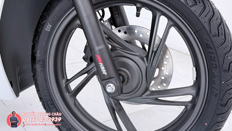 Honda Moto Roma Italia chính thức đưa các mẫu xe Honda Made in Italy đến Việt Nam 42 Honda SH Ý 150i Special Edition màu trắng Honda Moto Roma