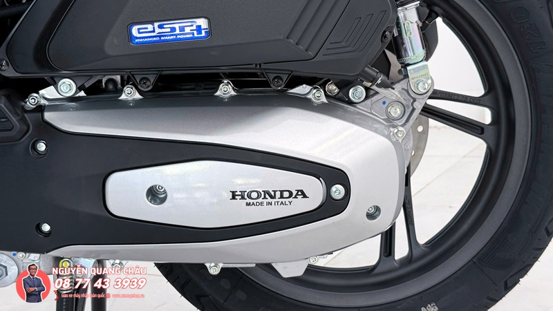 Honda Moto Roma Italia chính thức đưa các mẫu xe Honda Made in Italy đến Việt Nam 36 Honda SH Ý 150i Special Edition màu trắng Honda Moto Roma