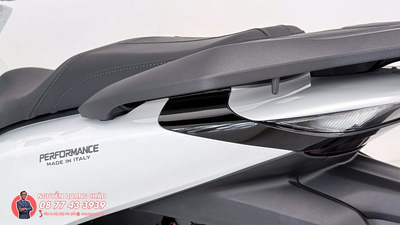 Honda Moto Roma Italia chính thức đưa các mẫu xe Honda Made in Italy đến Việt Nam 11 Honda SH Ý 150i Special Edition màu trắng Honda Moto Roma