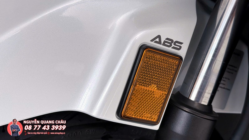 Honda Moto Roma Italia chính thức đưa các mẫu xe Honda Made in Italy đến Việt Nam 12 Honda SH Ý 150i Special Edition màu trắng Honda Moto Roma