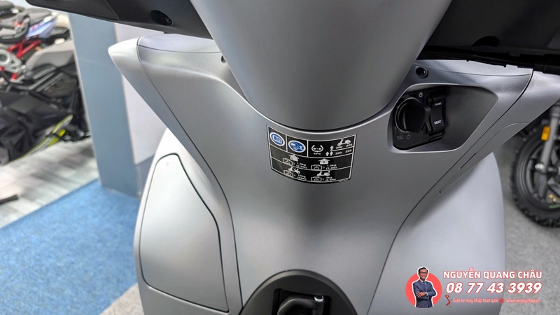 Honda SH Y 150i mau bac thep titan duoc ban giao den chi khach de thuong %E2%80%93 Khi su tinh te tim dung chu nhan 12