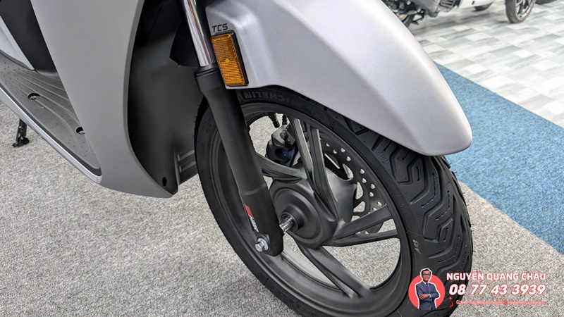 Honda SH Y 150i mau bac thep titan duoc ban giao den chi khach de thuong %E2%80%93 Khi su tinh te tim dung chu nhan 15