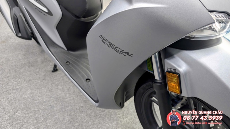 Honda SH Y 150i mau bac thep titan duoc ban giao den chi khach de thuong %E2%80%93 Khi su tinh te tim dung chu nhan 16