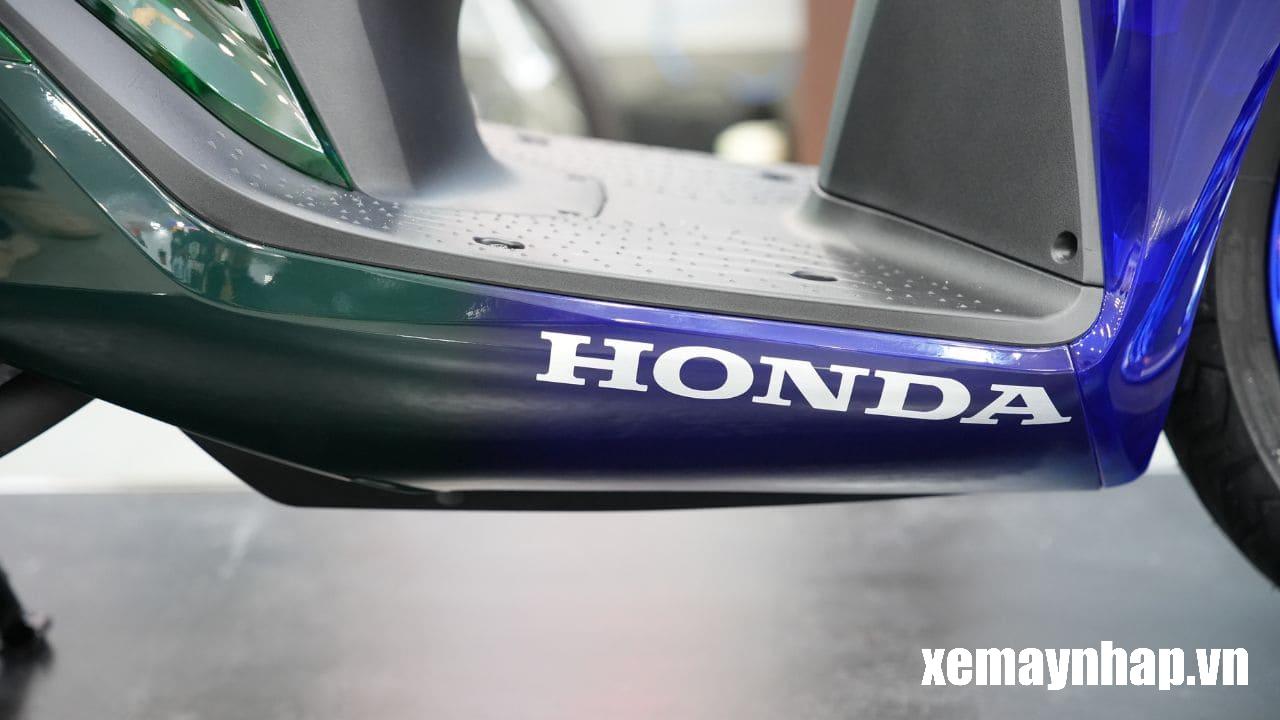 Honda SH150i Italy Super Vetro 2 in 1 12 Honda SH Italy Super Vetro 2 in 1 Limited
