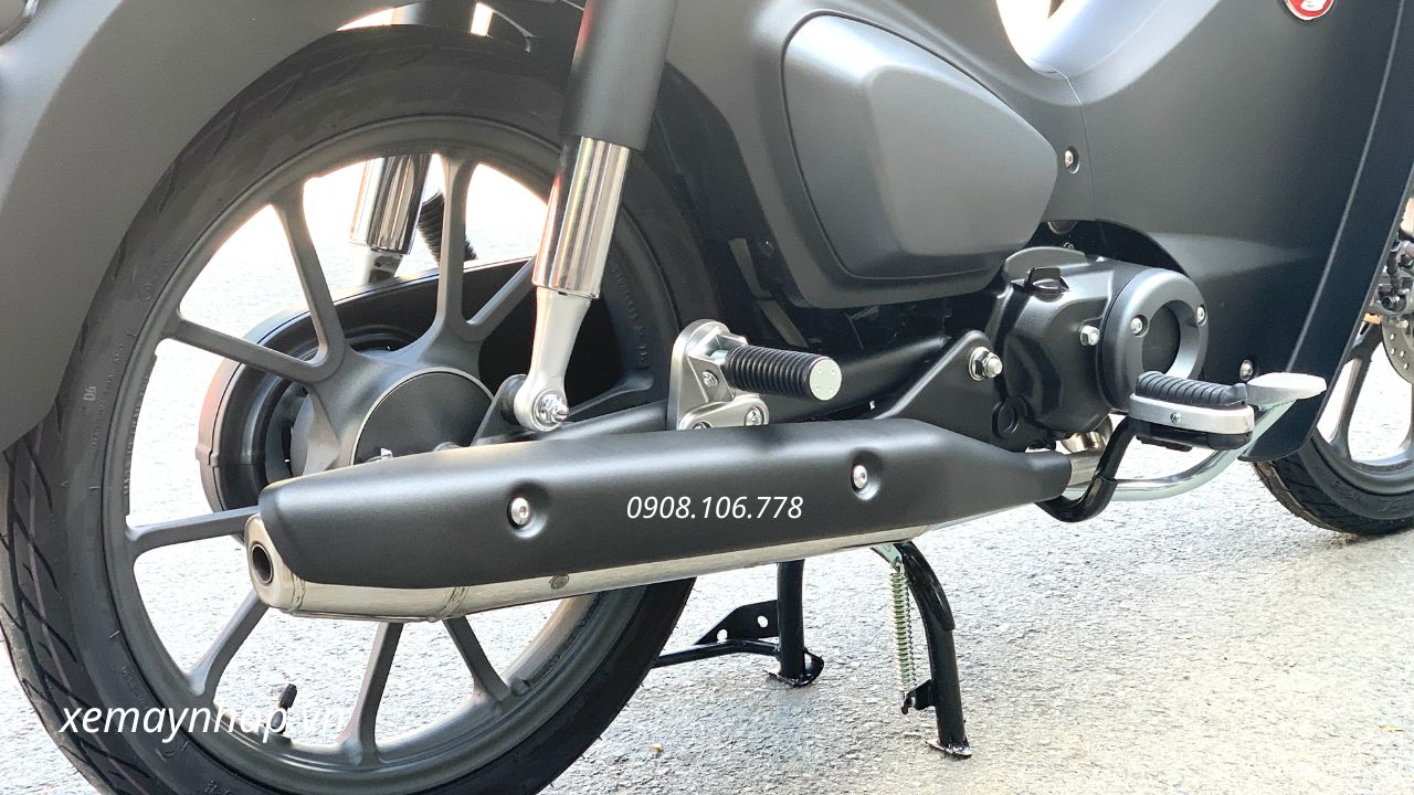 Honda Super Cub C125 ABS 2026 màu đen yên đỏ