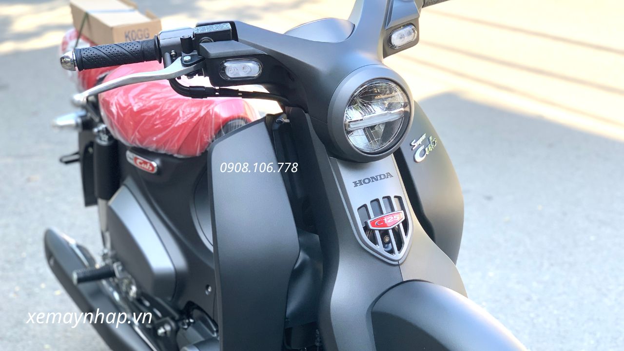 Honda Super Cub C125 ABS 2026 màu đen yên đỏ