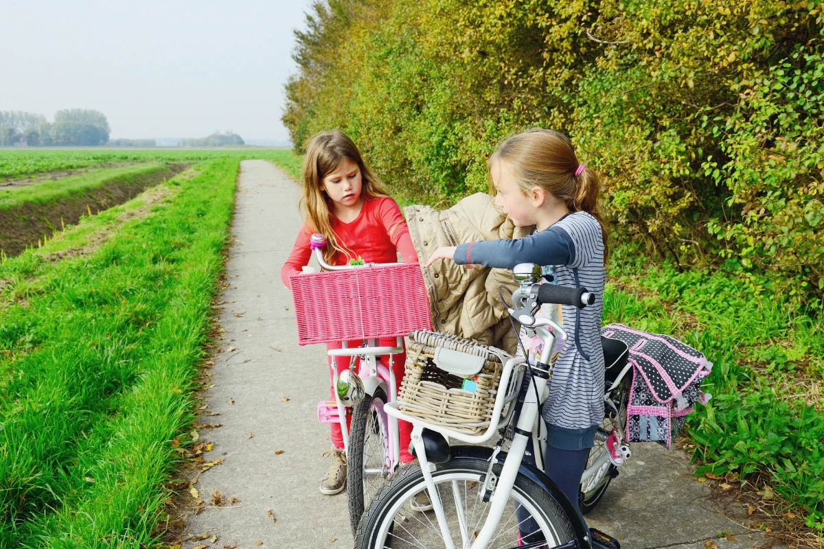 Xác định chiều cao của trẻ để chọn kích thước xe