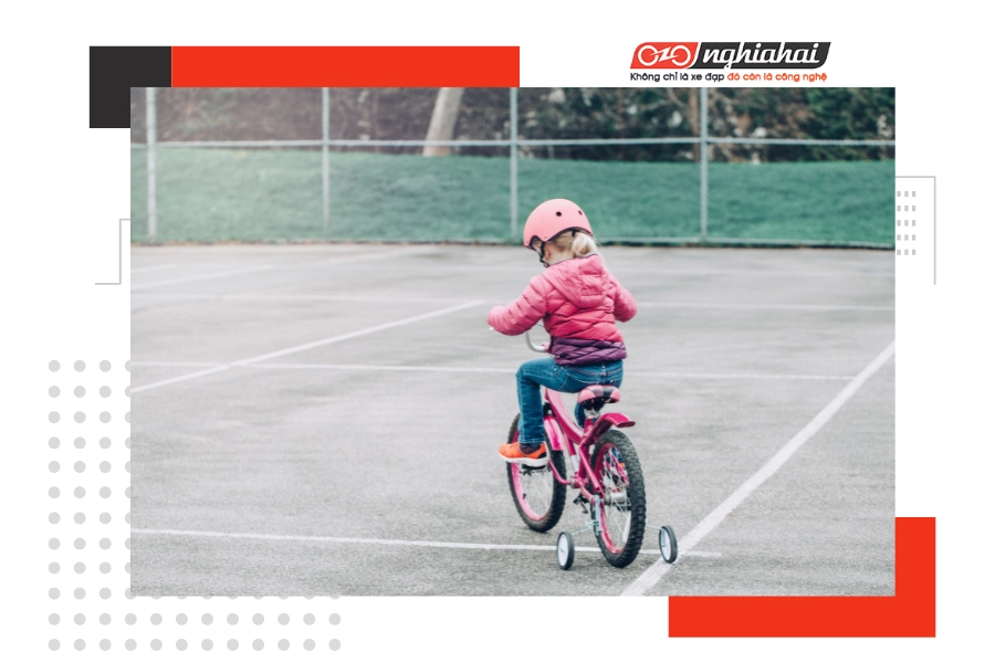 Xe đạp có bánh hỗ trợ